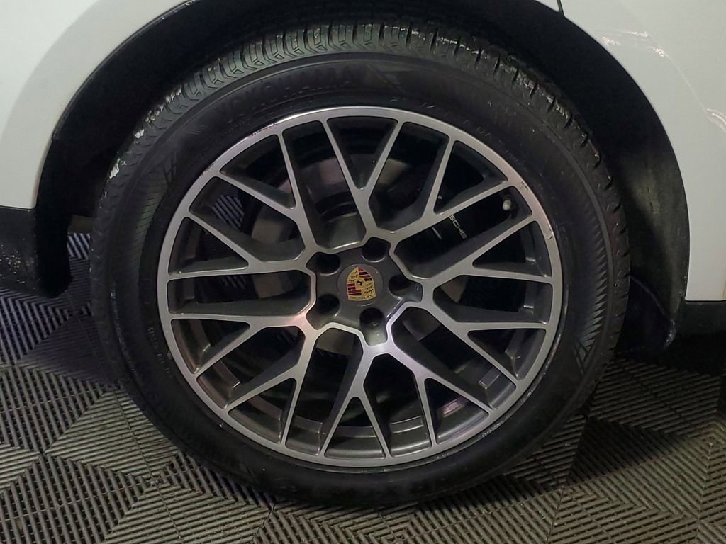 Used 2018 Porsche Macan image 7