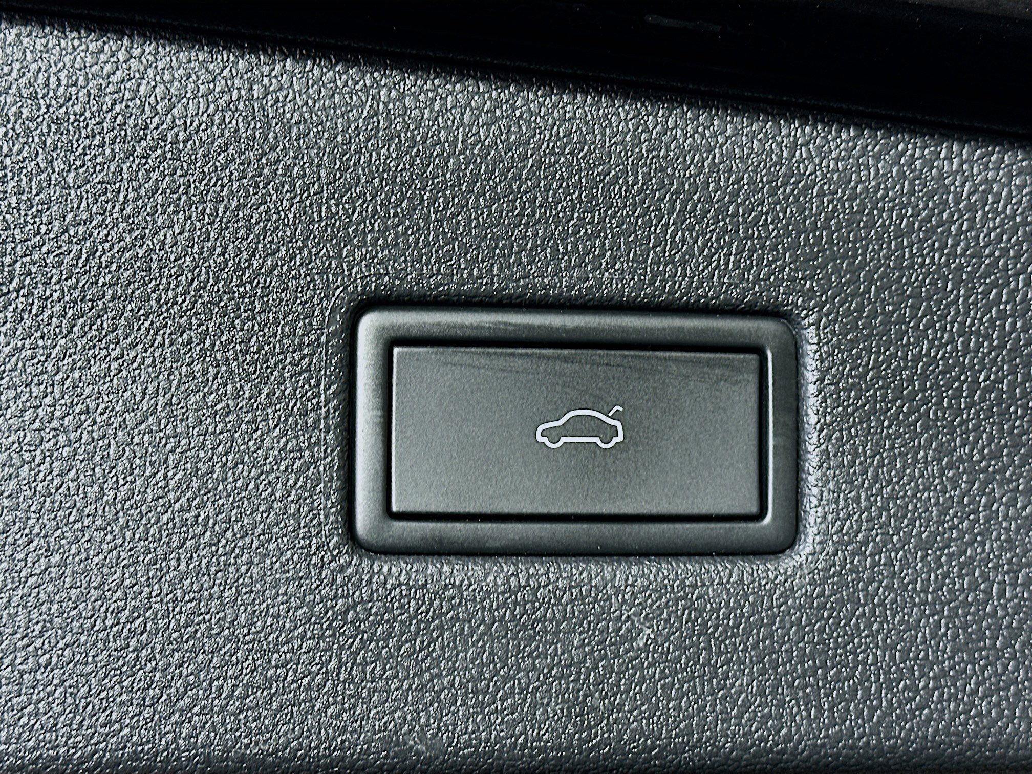 Used 2024 Volkswagen Tiguan Wolfsburg Edition image 27