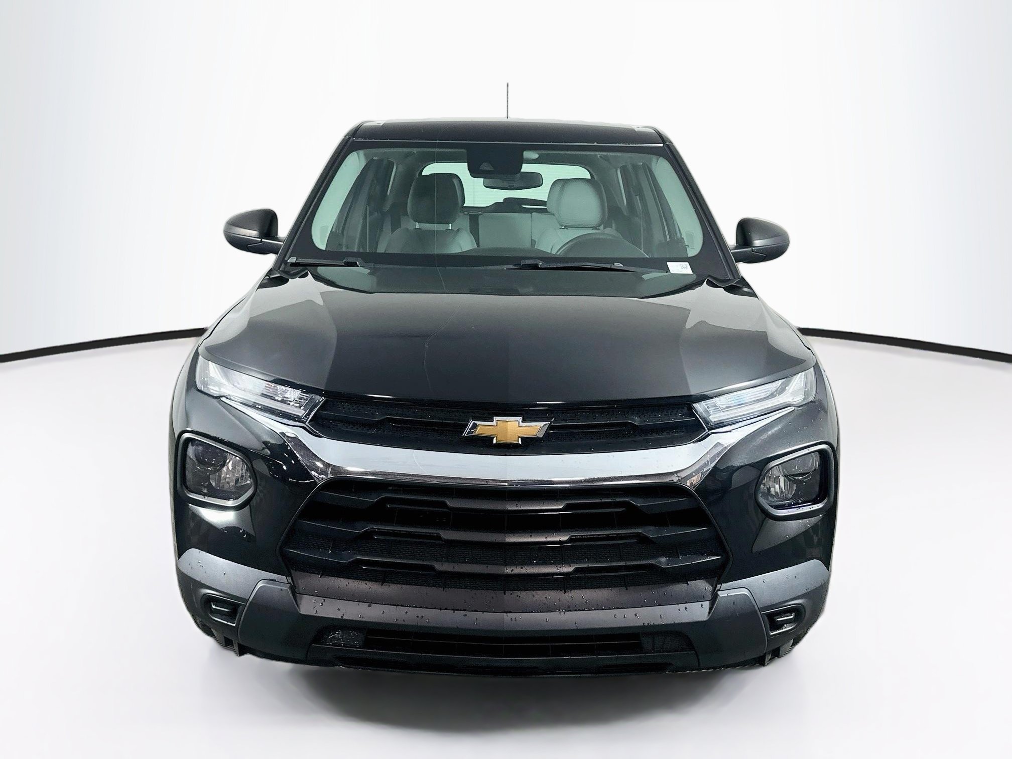 Used 2021 Chevrolet TrailBlazer LS FWD image 2