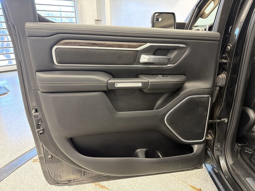 Used 2019 RAM 1500 Laramie AWD/4WD image 25