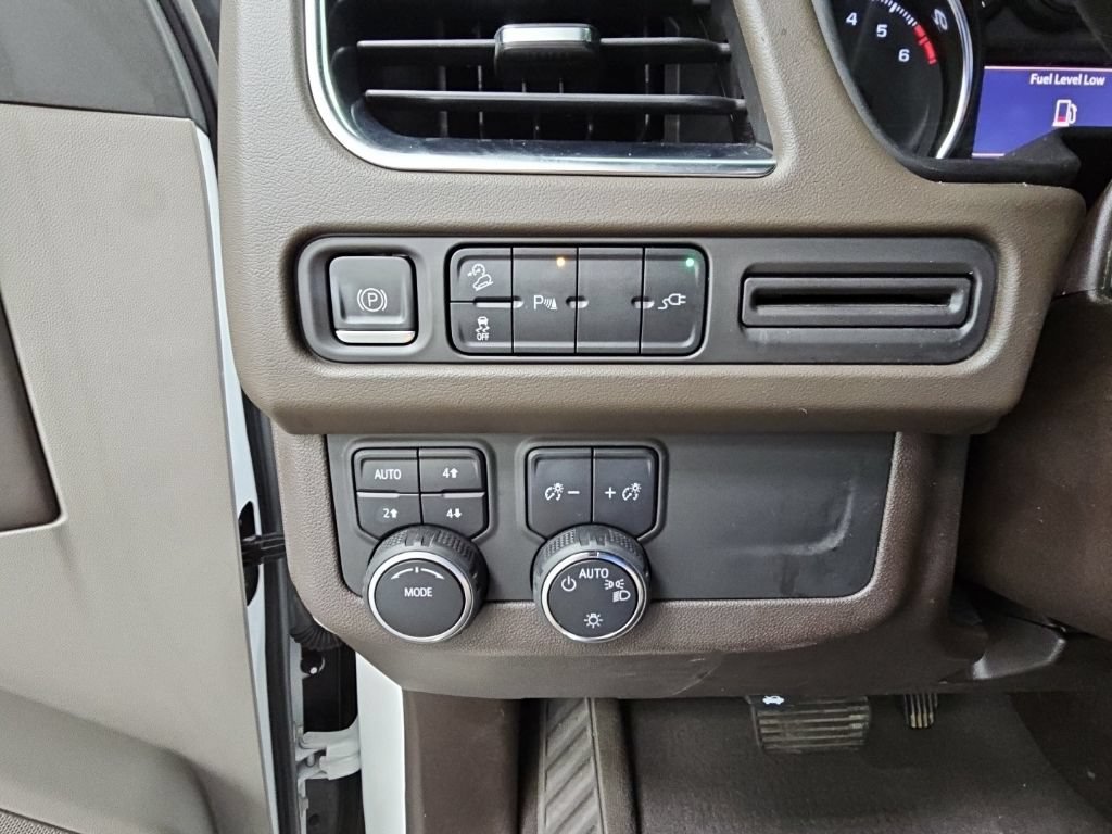 Used 2021 Chevrolet Suburban Z71 w/ Rear Media and Nav Package AWD/4WD image 29