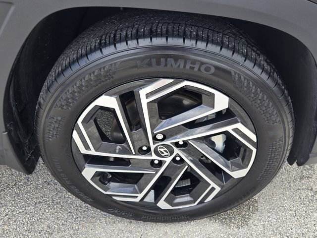 Used 2025 Hyundai Tucson Limited FWD image 17