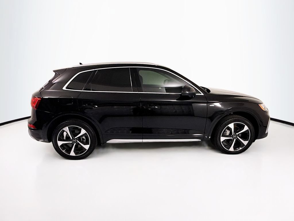 Certified 2025 Audi Q5 2.0T Premium Plus w/ Premium Plus Package AWD/4WD image 4