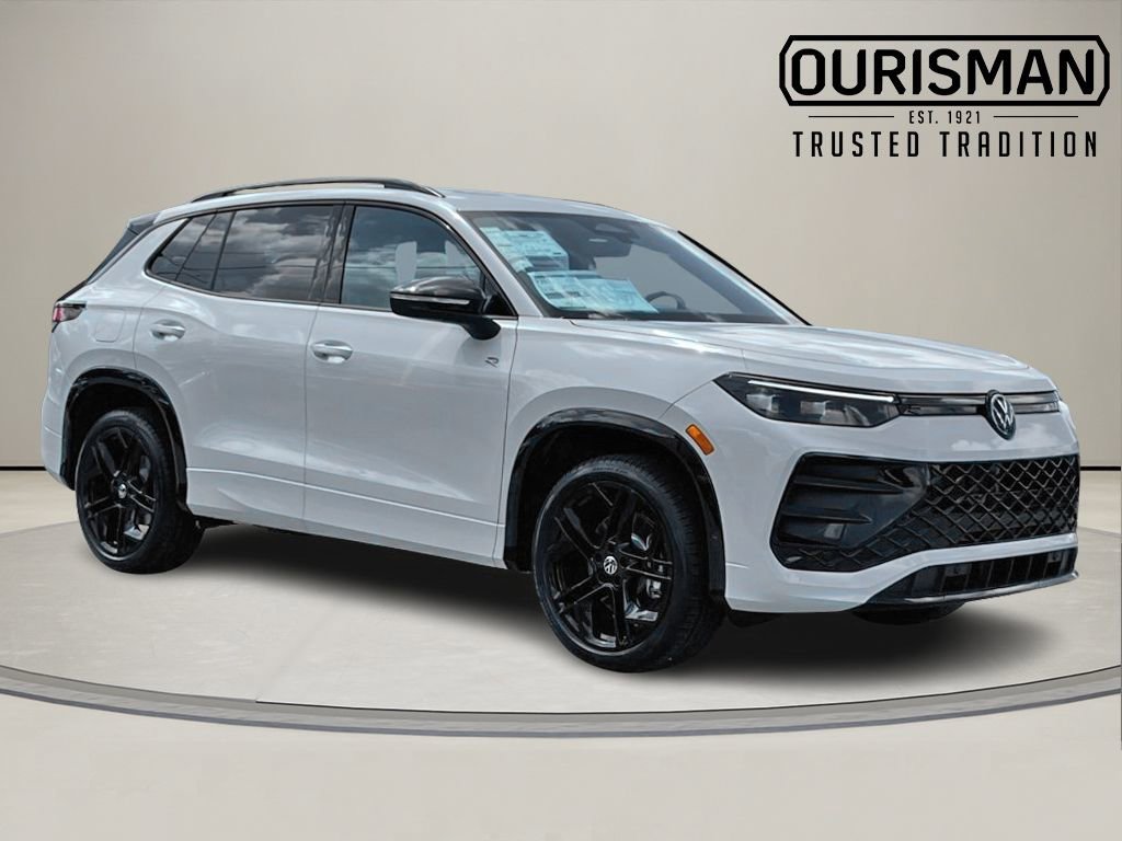 New 2025 Volkswagen Tiguan SE R-Line image 1