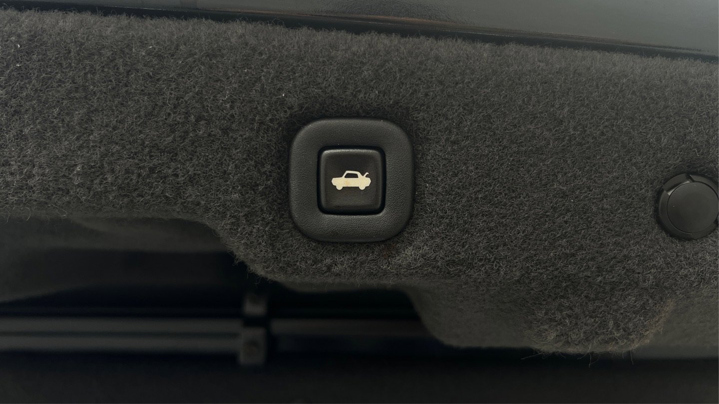 Used 2005 Cadillac XLR RWD image 44