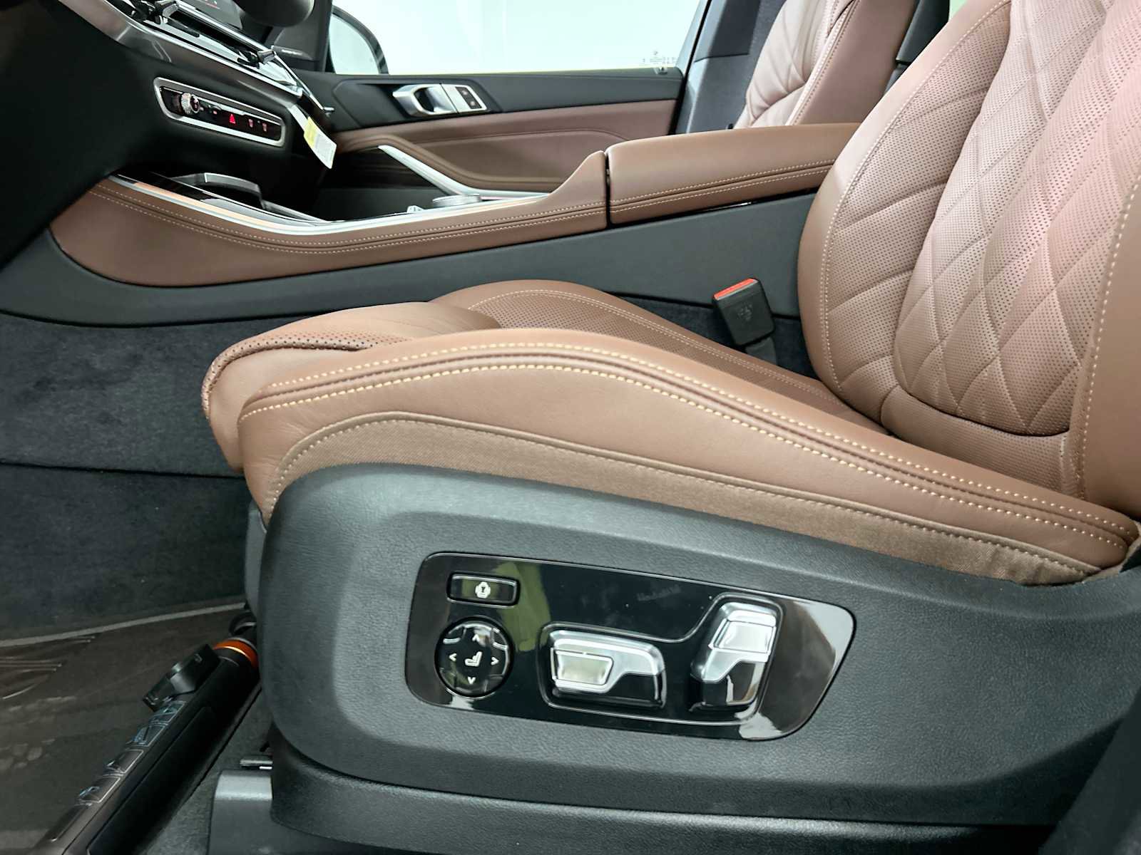 New 2026 BMW X5 xDrive40i w/ M Sport Package image 14