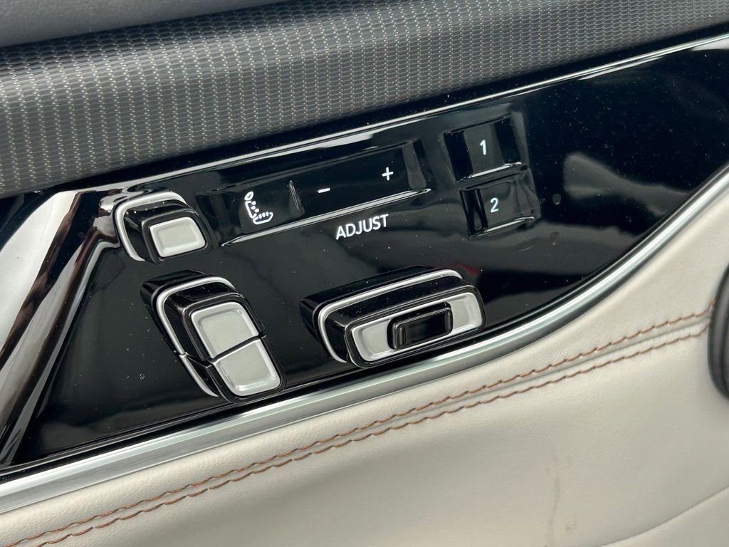 New 2026 Jeep Grand Wagoneer Summit image 17