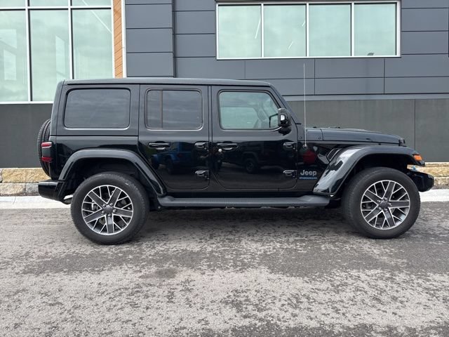 Used 2023 Jeep Wrangler Unlimited Sahara AWD/4WD image 2