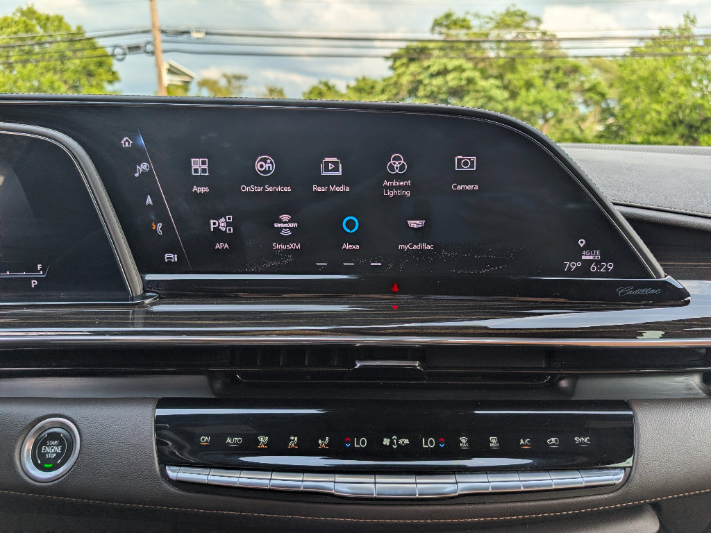 Used 2021 Cadillac Escalade Premium Luxury w/ LPO, Radiant Package AWD/4WD image 32