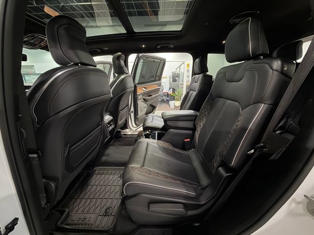Used 2024 Jeep Grand Cherokee L Summit AWD/4WD image 12