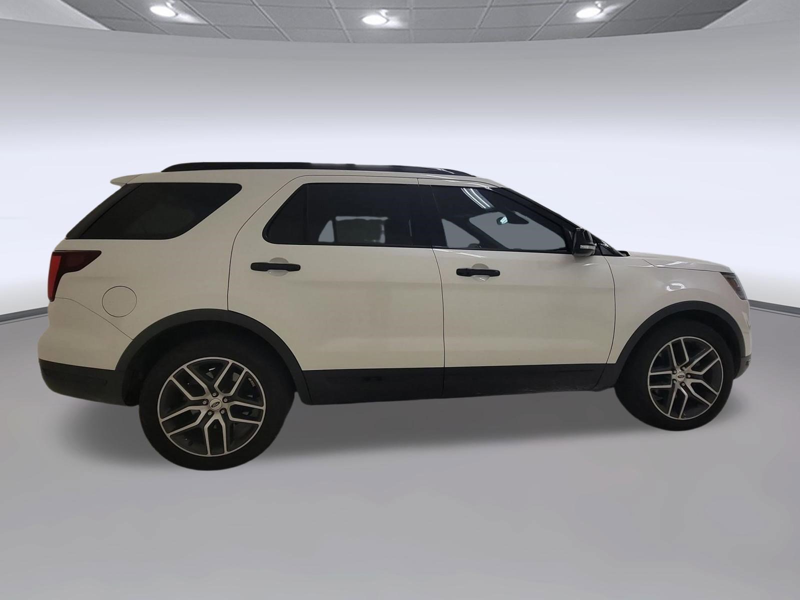 Used 2018 Ford Explorer Sport w/ Equipment Group 401A AWD/4WD image 6