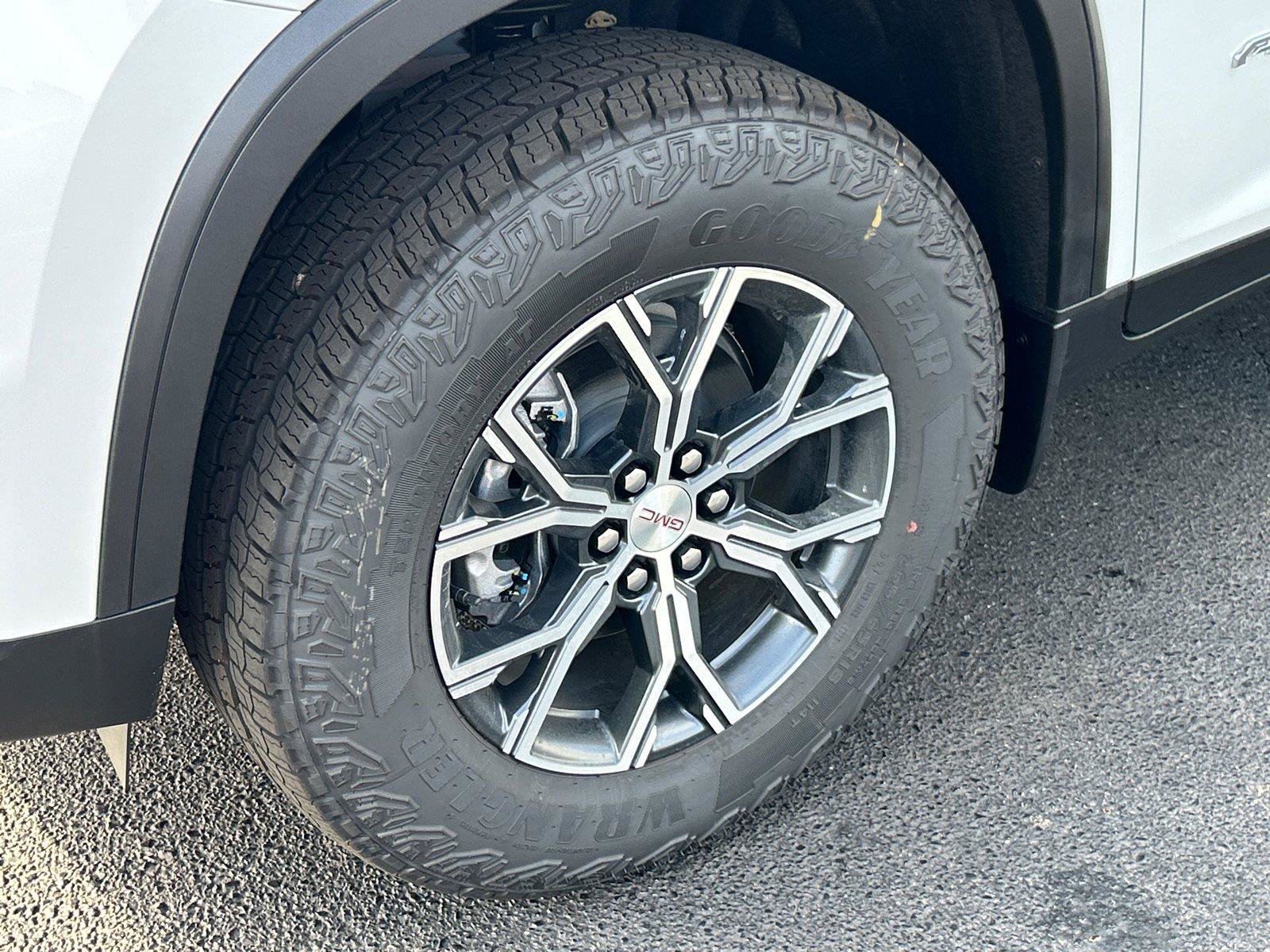 New 2026 GMC Acadia AT4 w/ Luxury Package AWD/4WD image 11