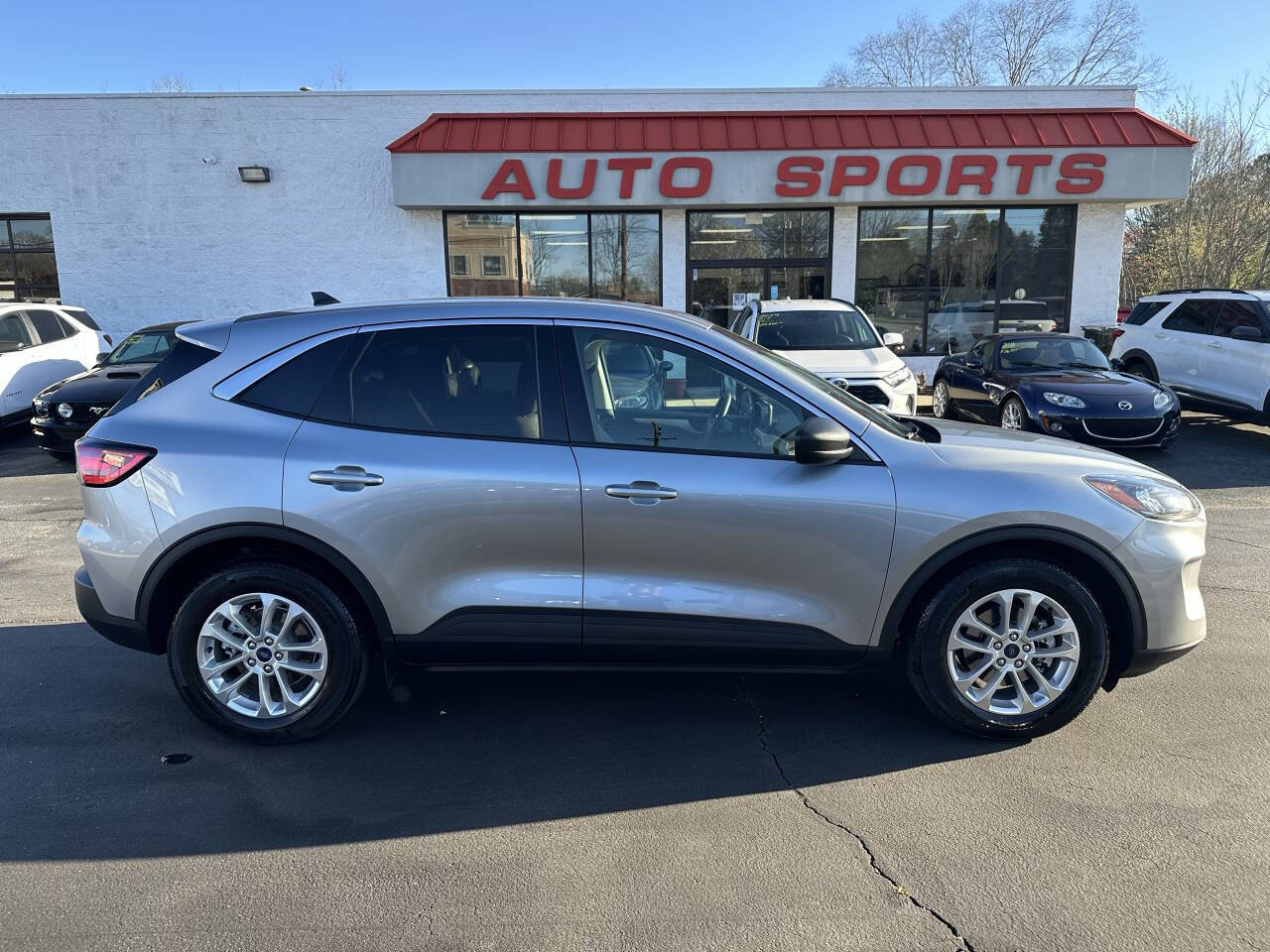 Used 2022 Ford Escape SE image 4