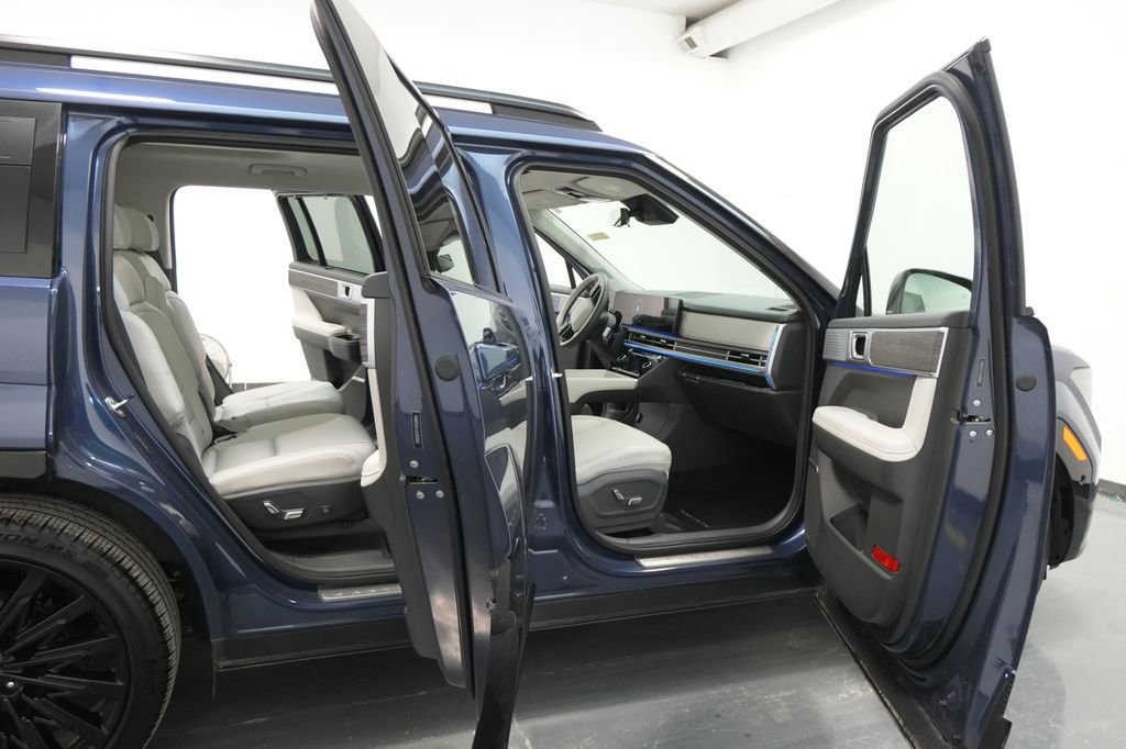 Used 2025 Hyundai Santa Fe Calligraphy image 41