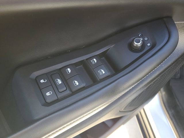 Used 2024 Jeep Grand Cherokee Laredo RWD image 15