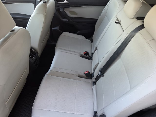 Used 2018 Volkswagen Tiguan SE FWD image 36