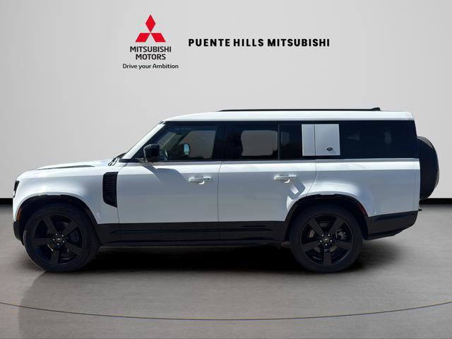 Used 2024 Land Rover Defender 130 X-Dynamic SE image 8