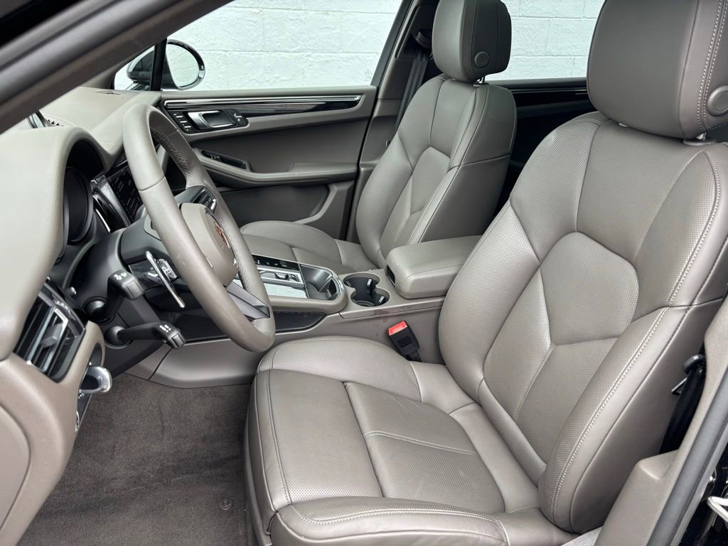 Certified 2026 Porsche Macan image 5