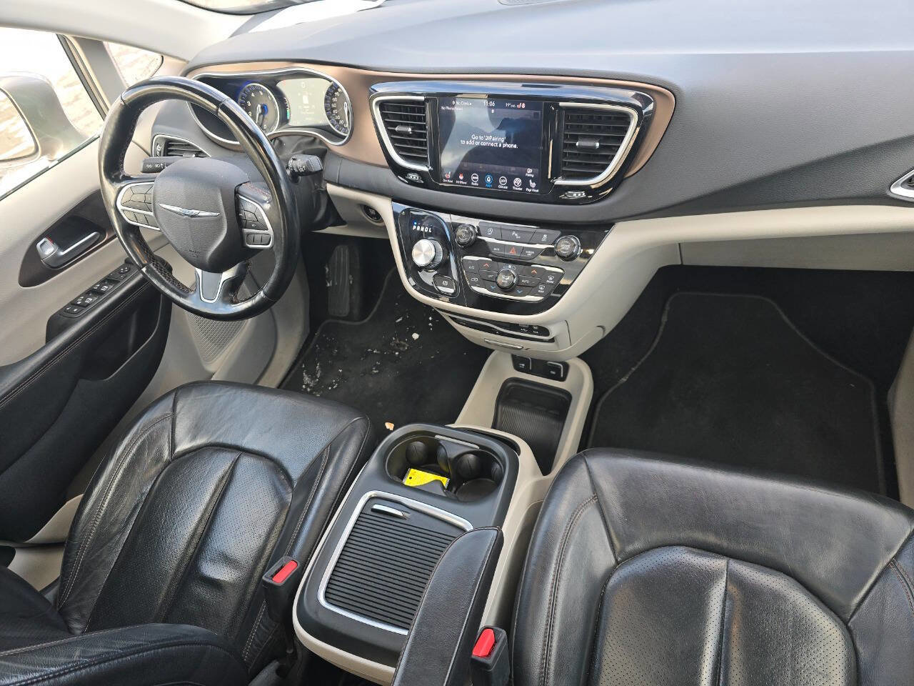 Used 2018 Chrysler Pacifica Touring-L Plus image 10
