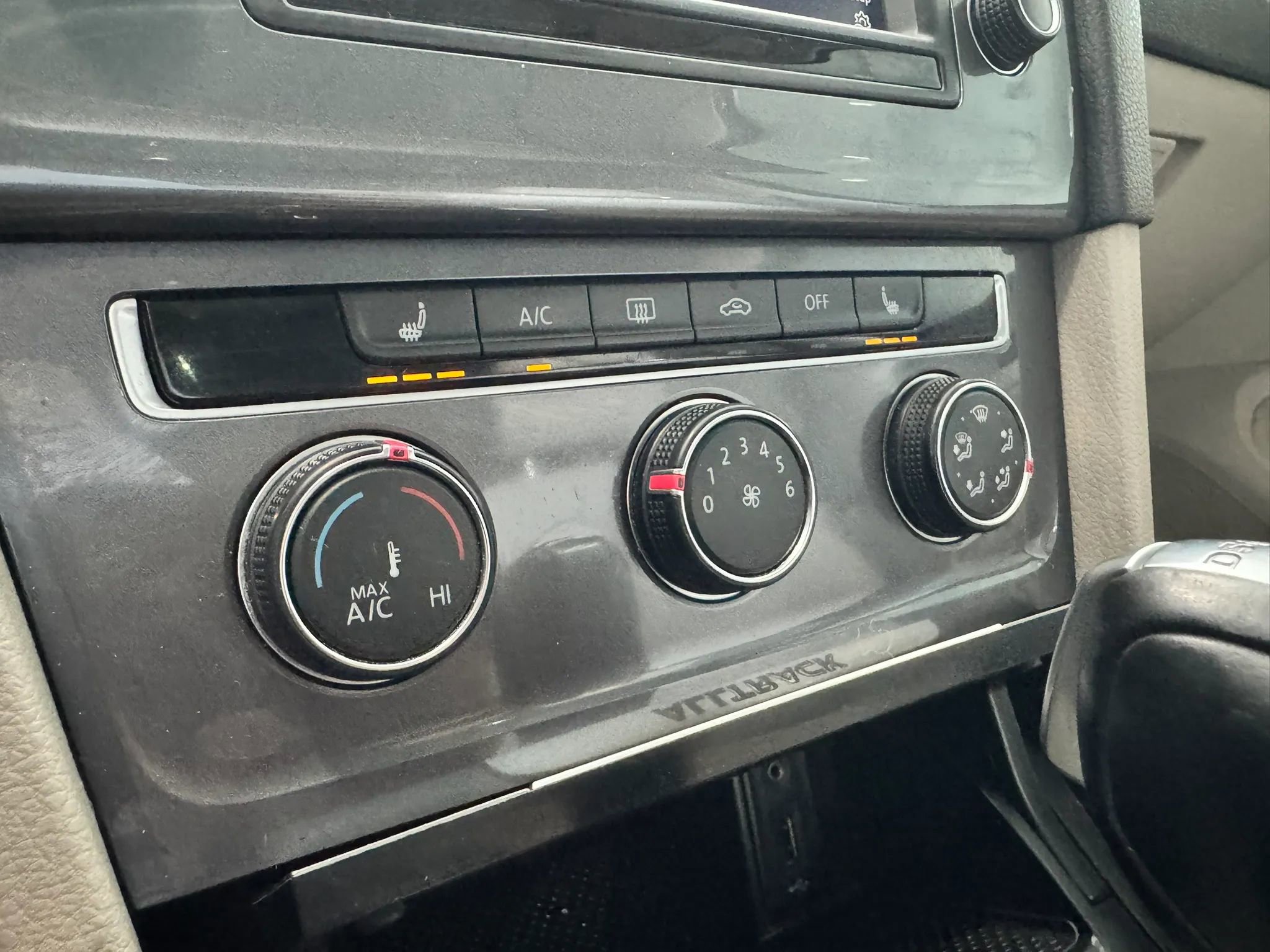 Used 2017 Volkswagen Golf Alltrack SE image 28