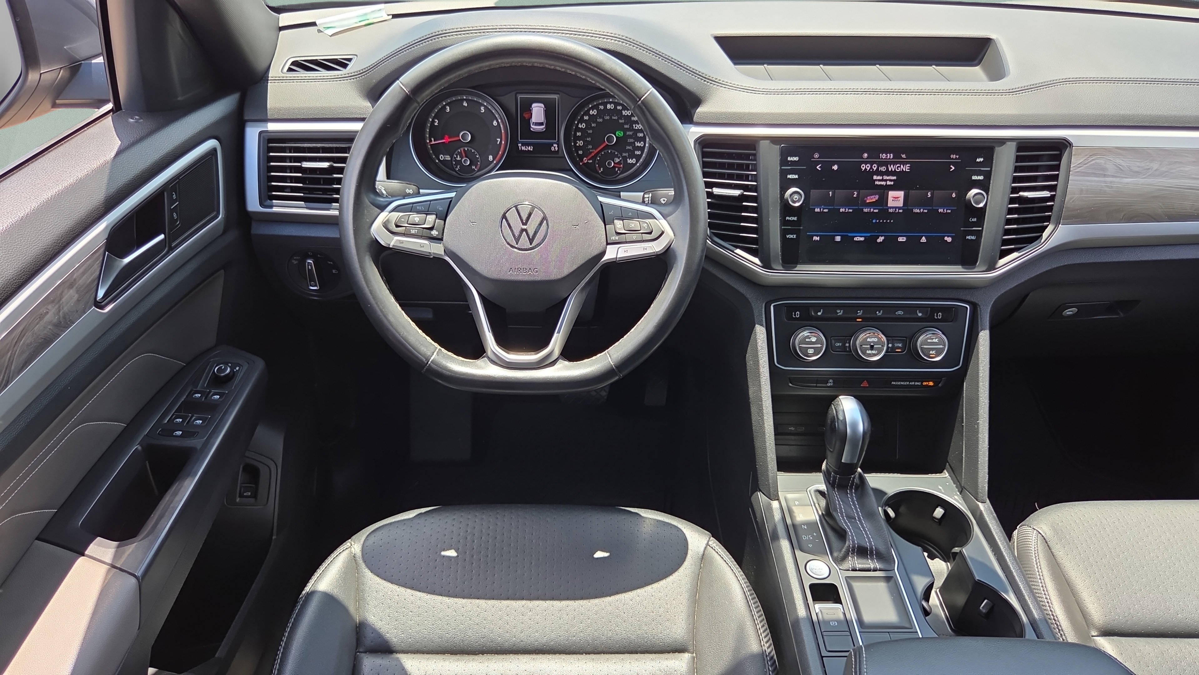 Used 2021 Volkswagen Atlas Cross Sport SE w/ Panoramic Sunroof Package FWD image 12
