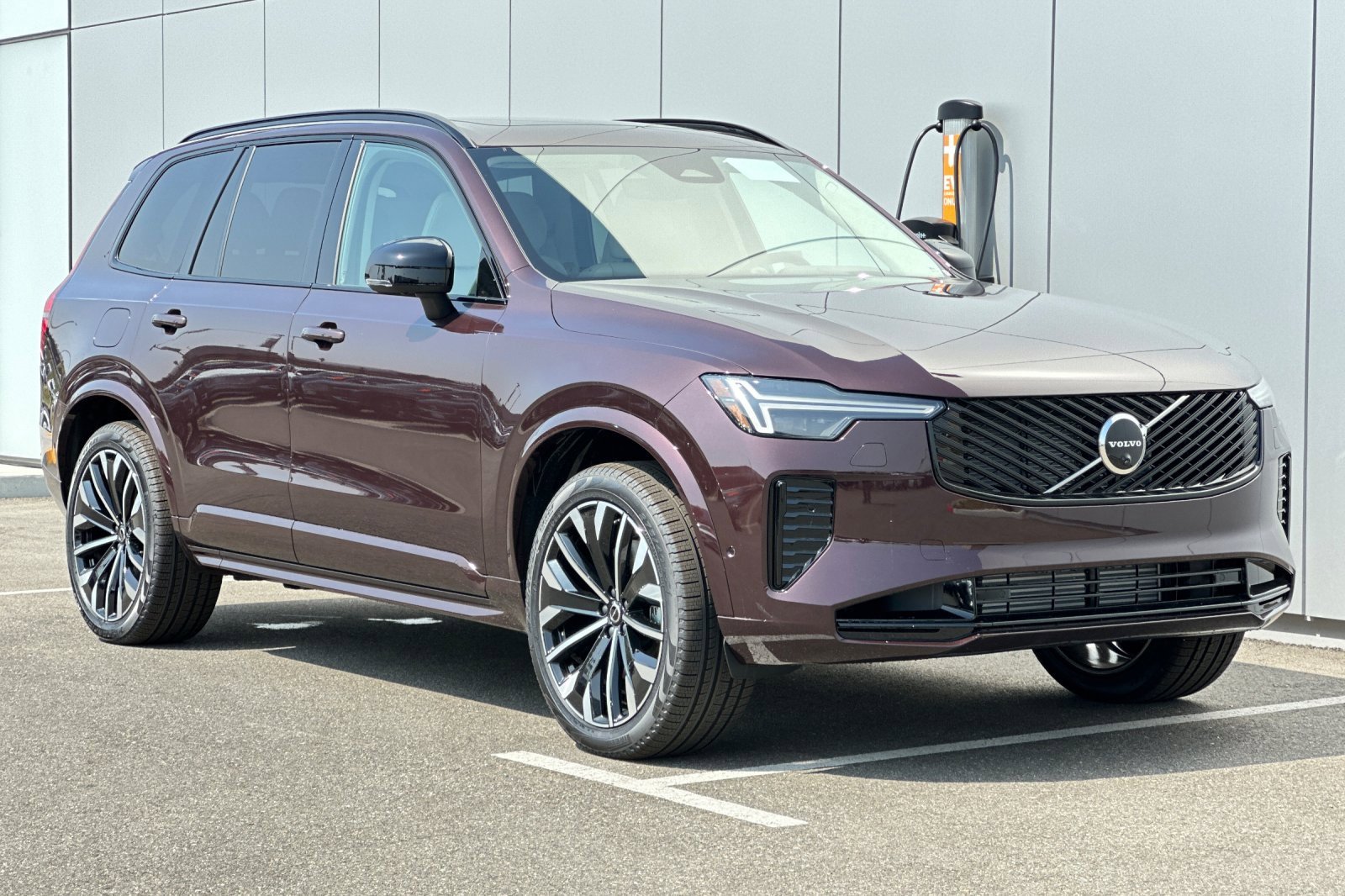 New 2026 Volvo XC90 T8 Ultra w/ Lounge Package image 7