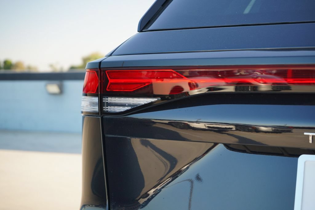 New 2026 Volkswagen Tiguan S FWD image 8