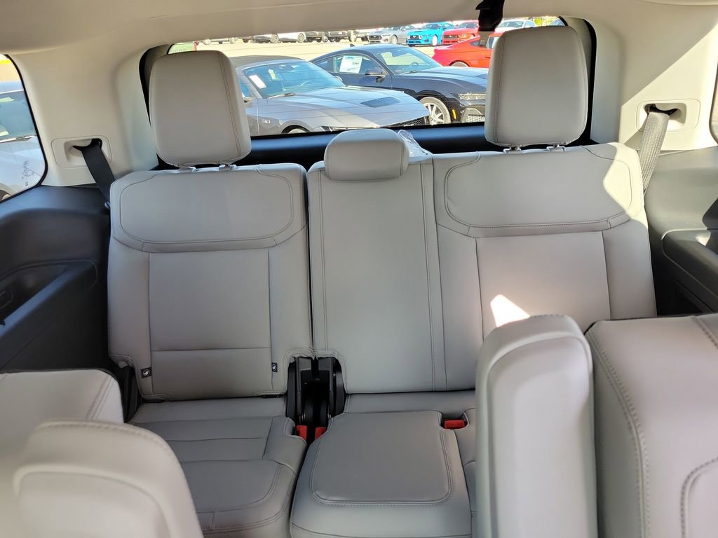 New 2026 Ford Expedition Active image 11