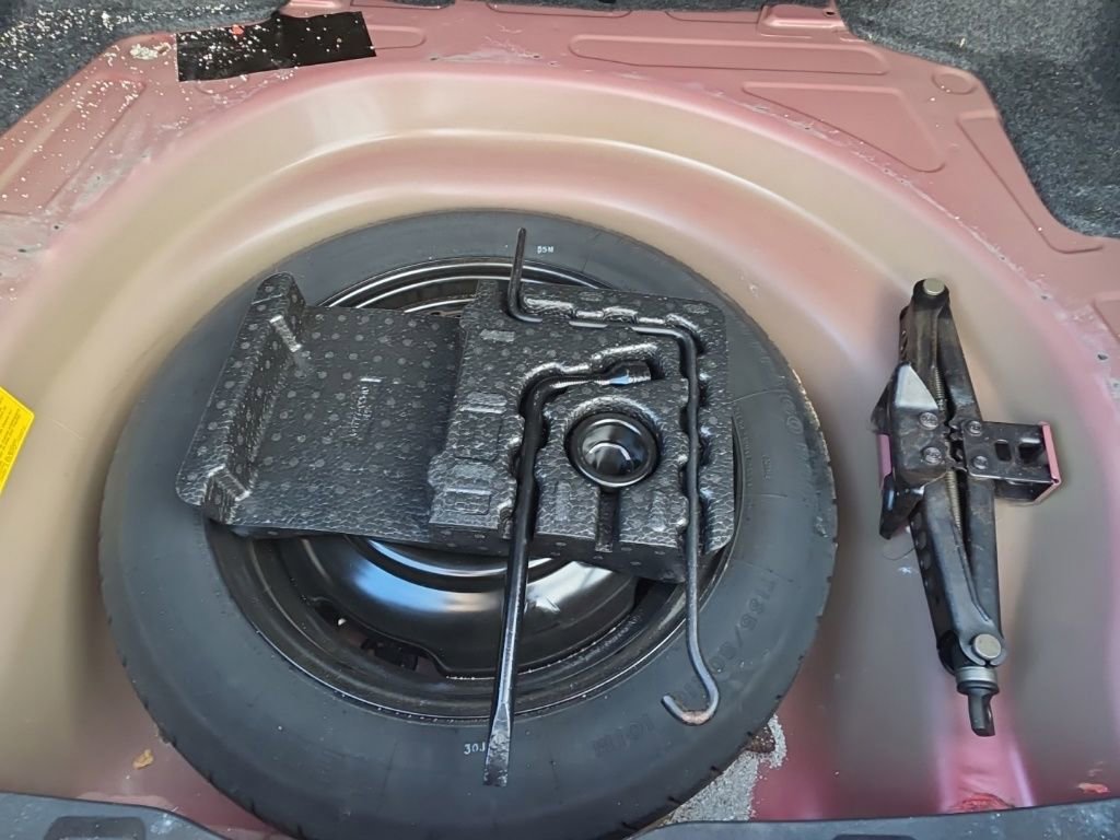 Used 2013 Toyota Corolla S image 18