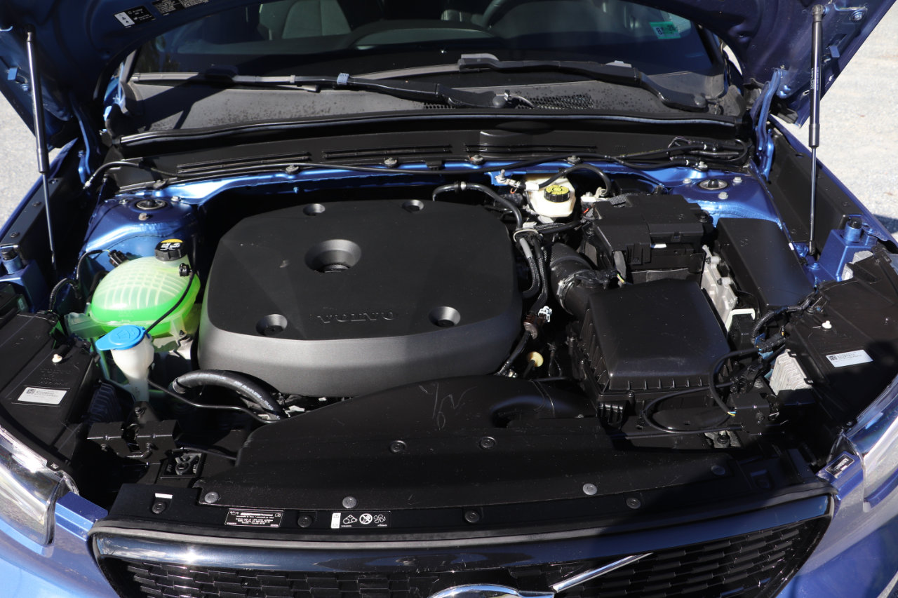 Used 2020 Volvo XC40 T5 R-Design image 49