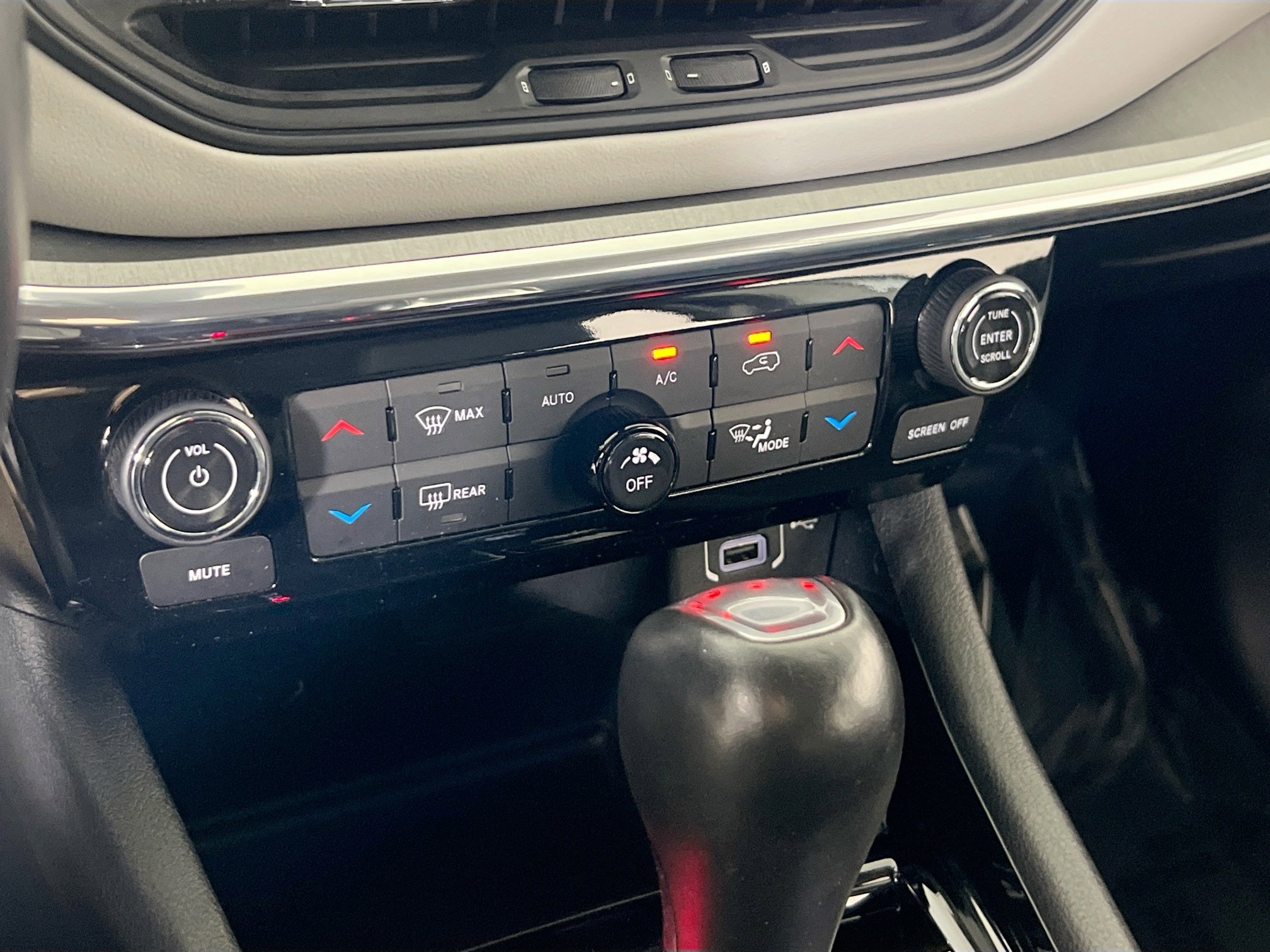 Used 2022 Jeep Compass Limited w/ Elite Group image 15