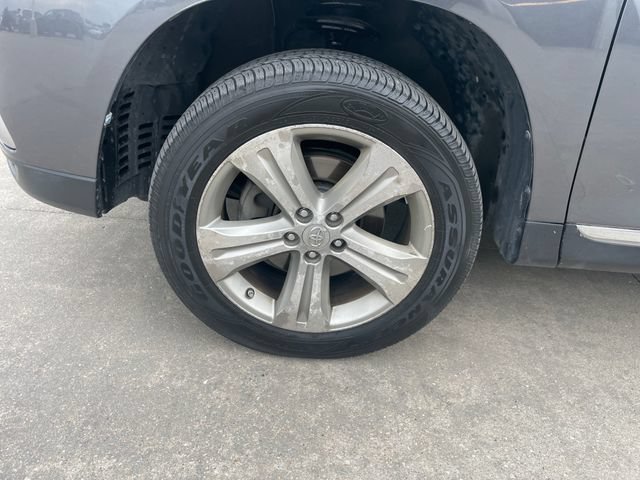 Used 2013 Toyota Highlander Limited FWD image 29