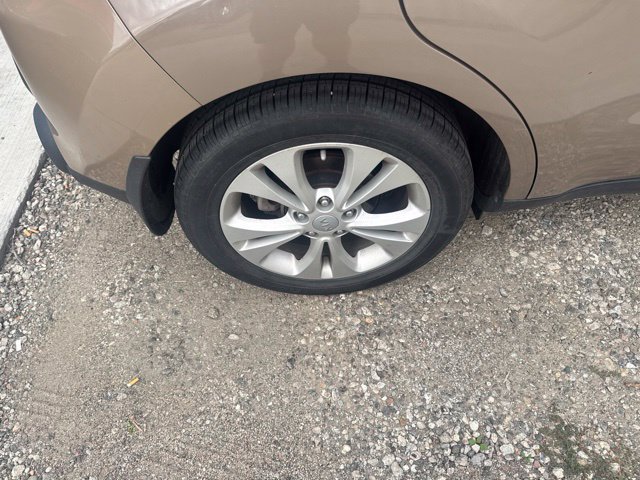 Used 2014 Kia Soul + FWD image 12