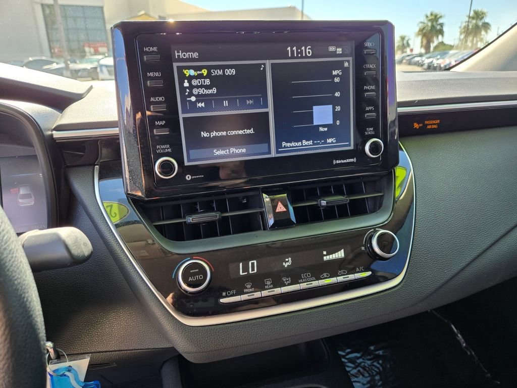 Used 2022 Toyota Corolla LE FWD image 25