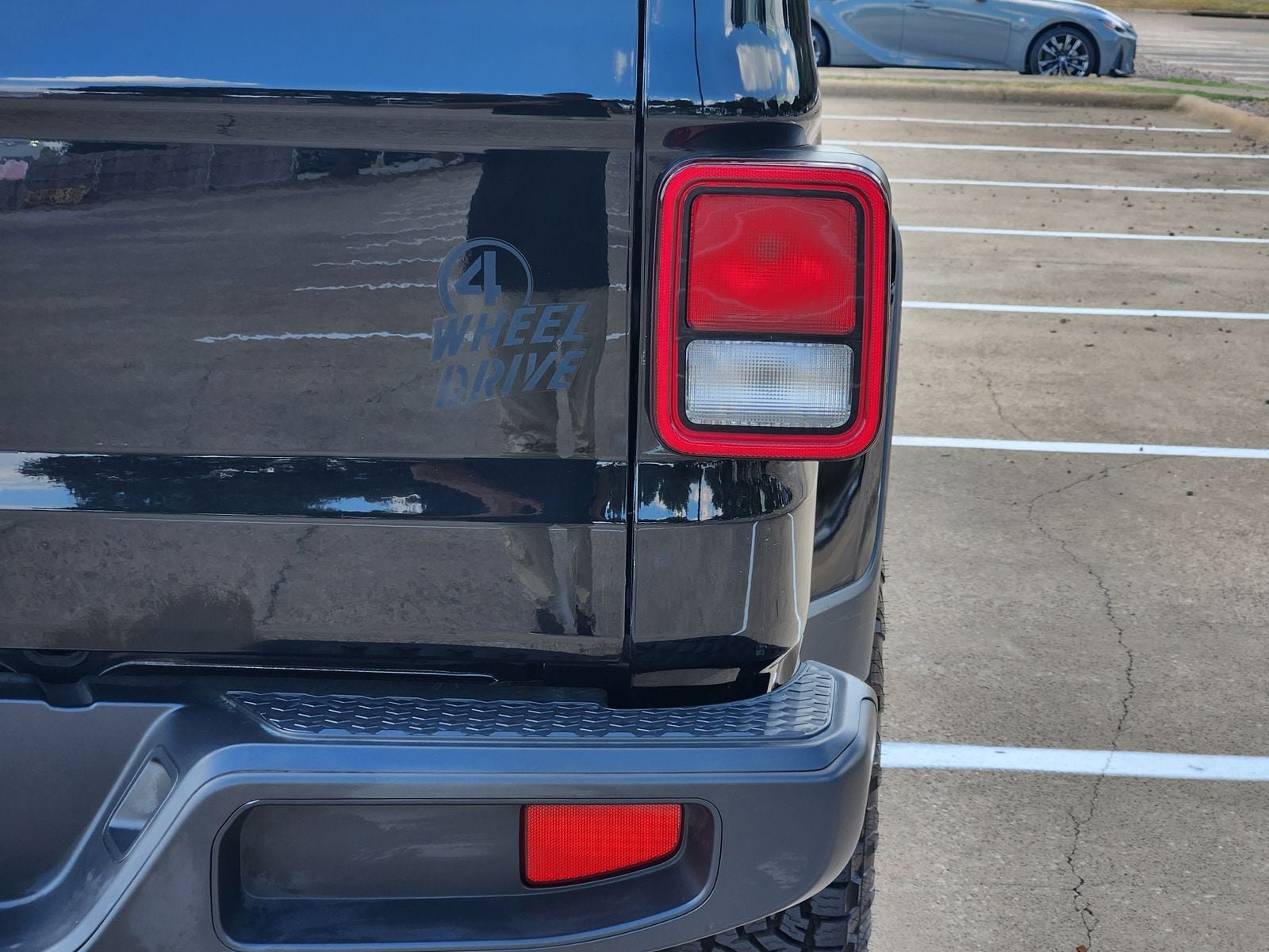 Used 2022 Jeep Gladiator Sport AWD/4WD image 16