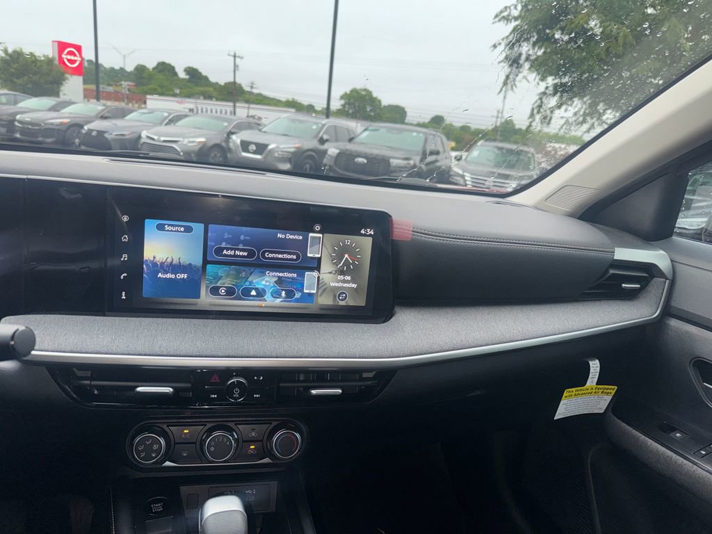 Used 2025 Nissan Kicks SV w/ Illumination Package AWD/4WD image 14
