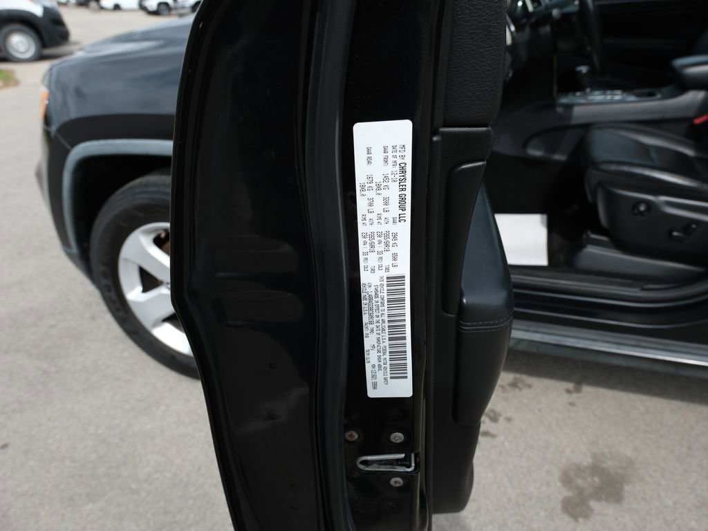 Used 2011 Jeep Grand Cherokee Laredo image 37