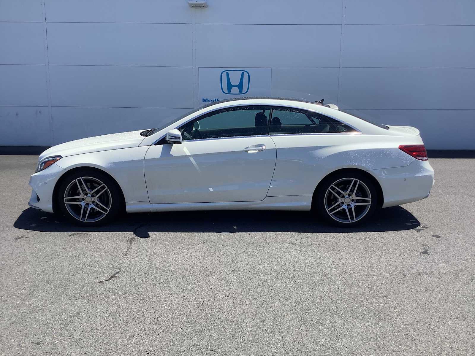 Used 2017 Mercedes-Benz E 400 4MATIC Coupe image 2