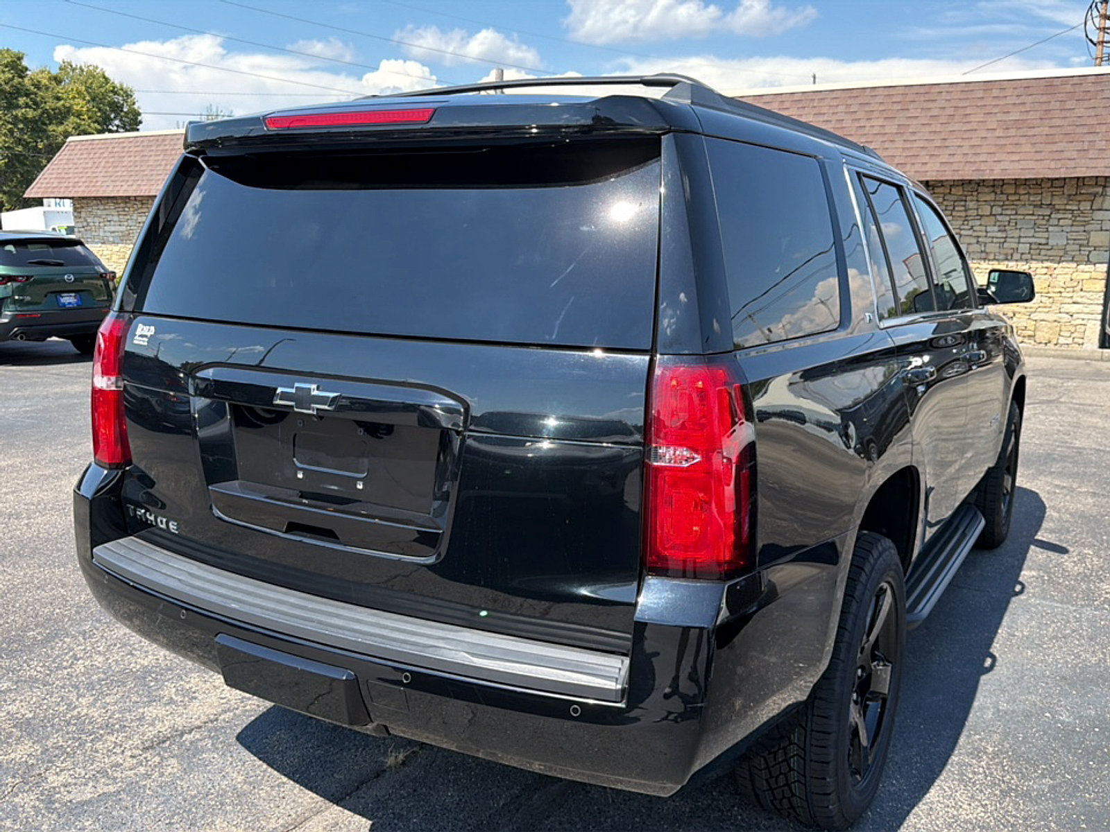 Used 2018 Chevrolet Tahoe LT w/ Luxury Package AWD/4WD image 6