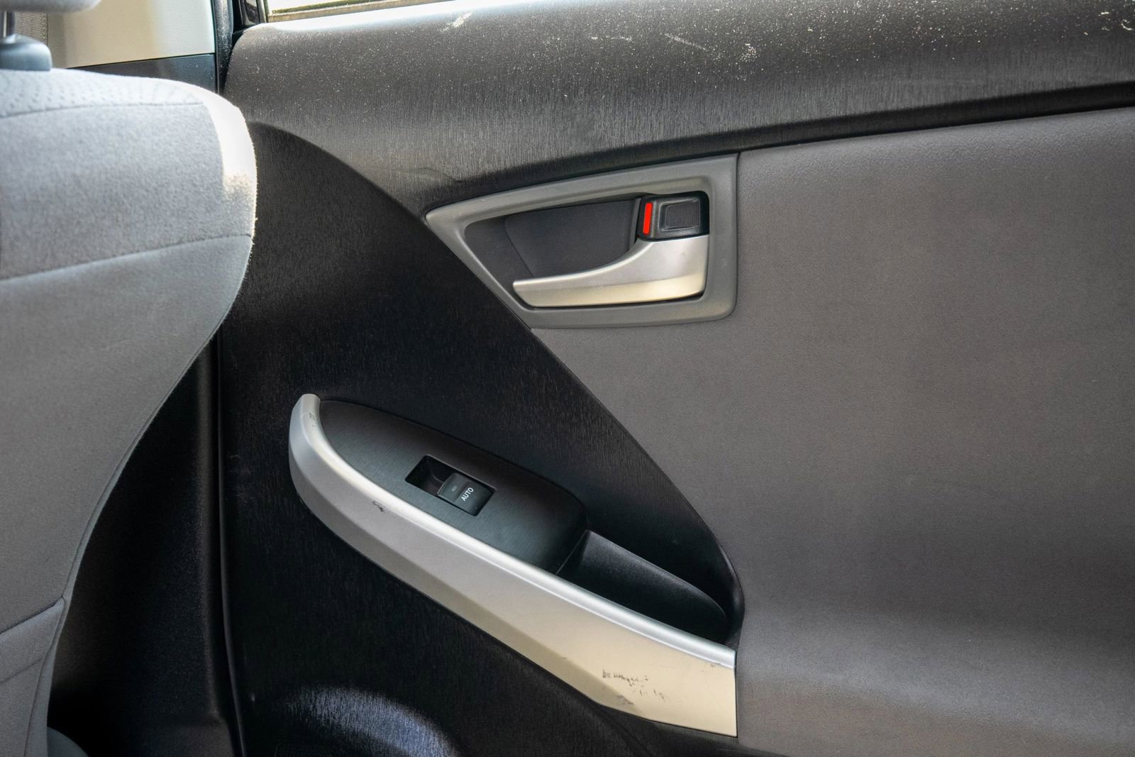 Used 2015 Toyota Prius Two FWD image 40
