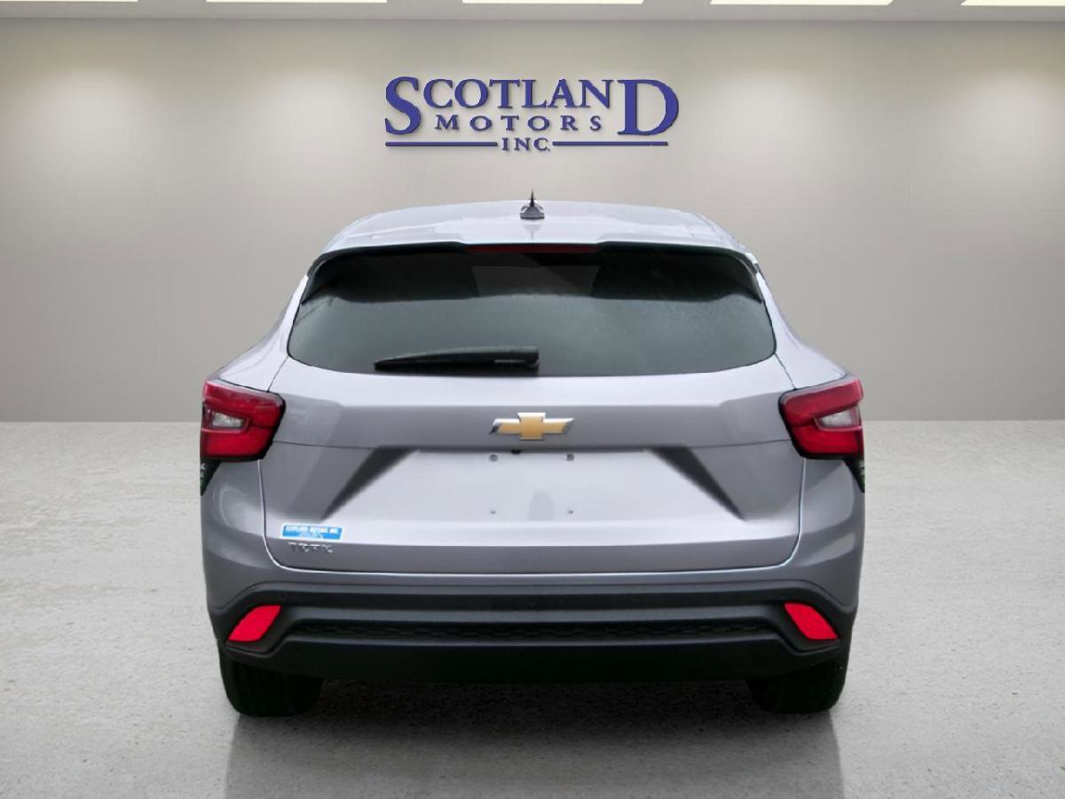 Used 2026 Chevrolet Trax LS w/ Driver Confidence Package image 7