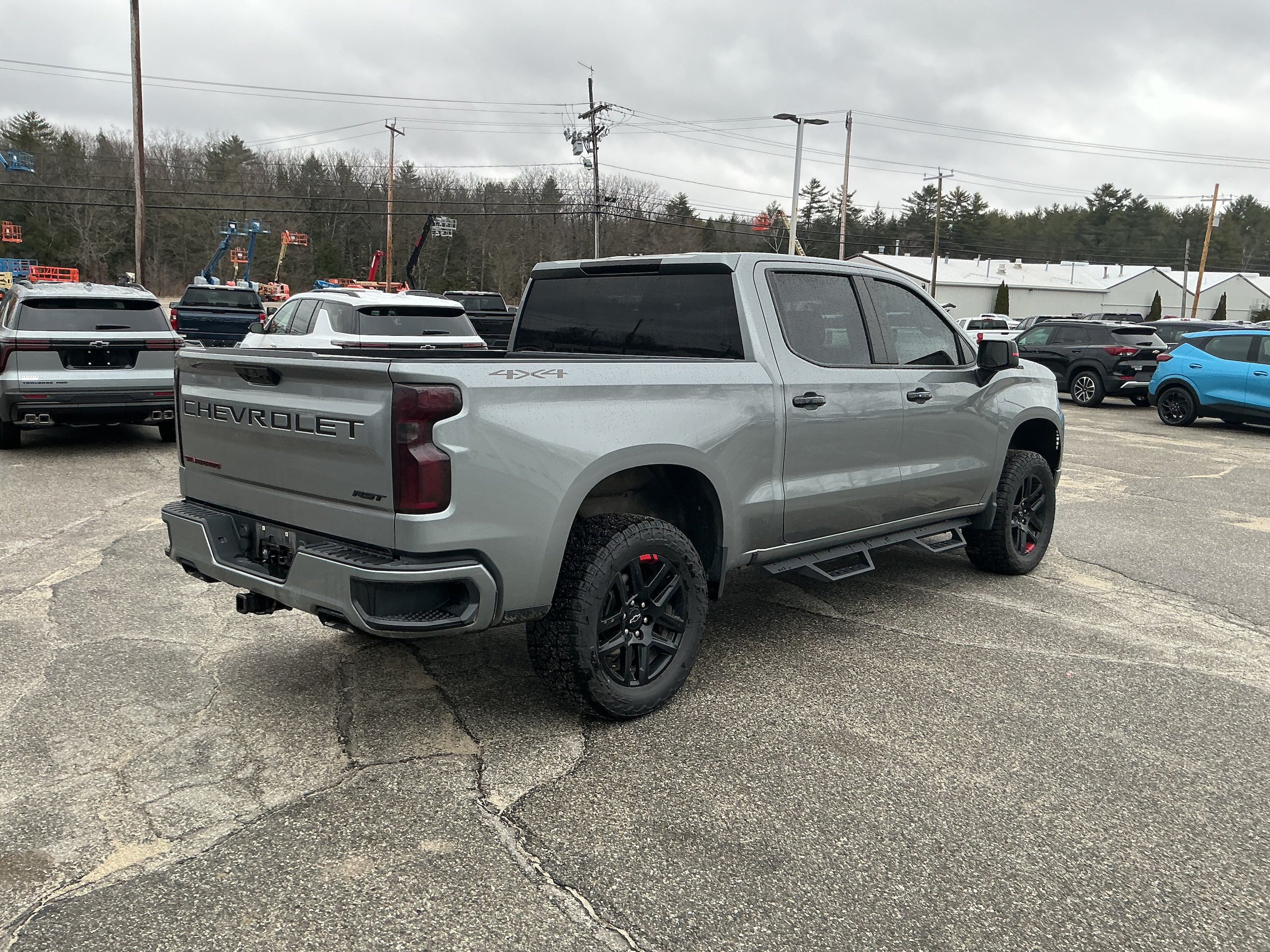 Certified 2023 Chevrolet Silverado 1500 RST w/ Redline Edition AWD/4WD image 5