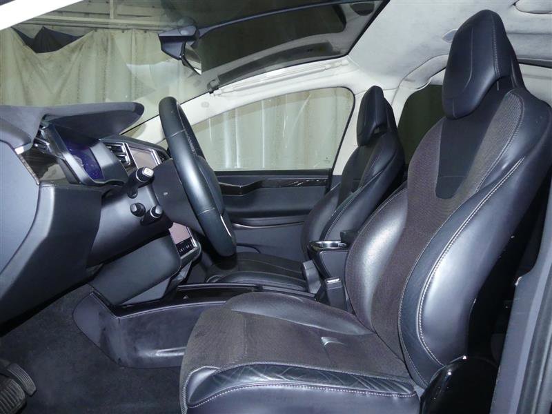 Used 2016 Tesla Model X 90D image 13