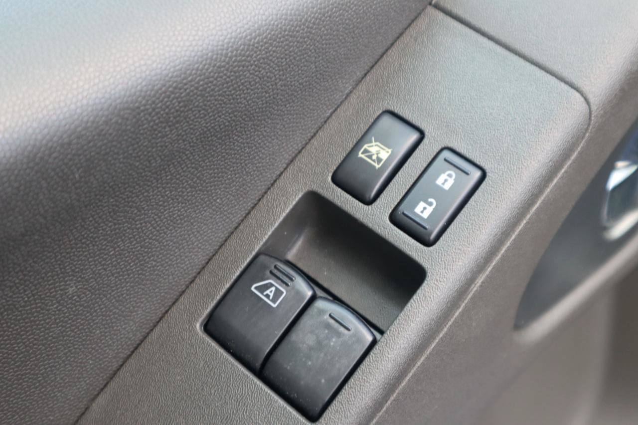 Used 2013 Nissan Frontier PRO-4X AWD/4WD image 53