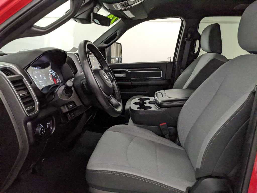 Used 2024 RAM 2500 Big Horn w/ Safety Group image 23