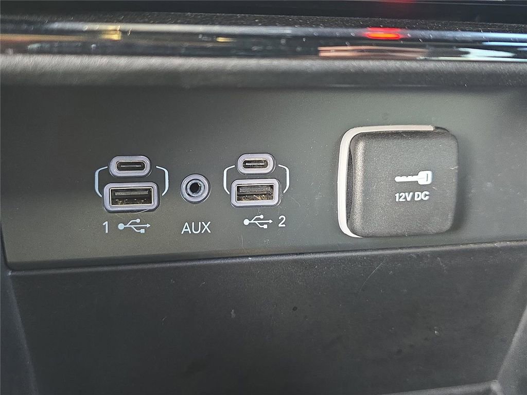 Used 2024 Jeep Grand Cherokee L Limited w/ Black Appearance Package image 22