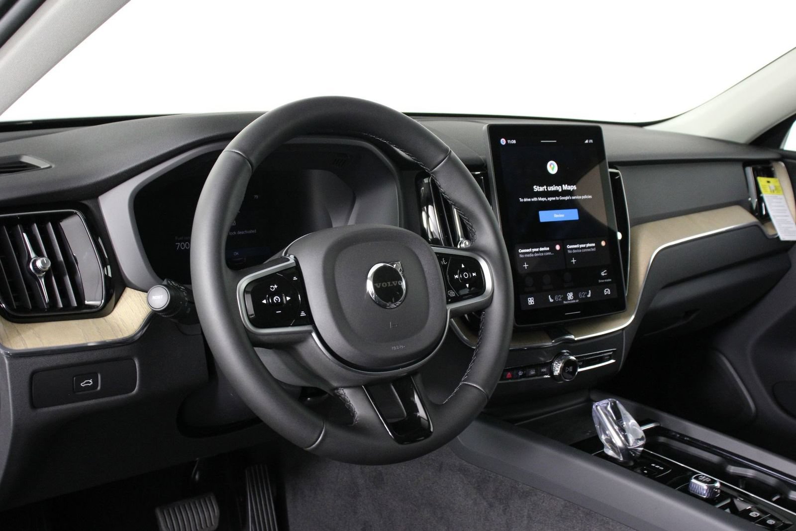New 2026 Volvo XC60 B5 Plus AWD/4WD image 8
