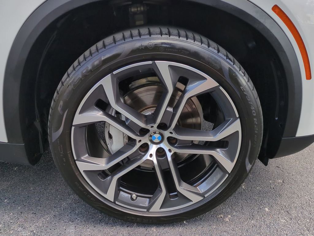 Used 2024 BMW X5 sDrive40i w/ Premium Package image 11