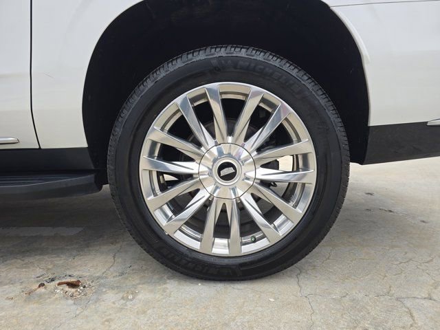 Used 2022 Cadillac Escalade ESV Luxury image 34