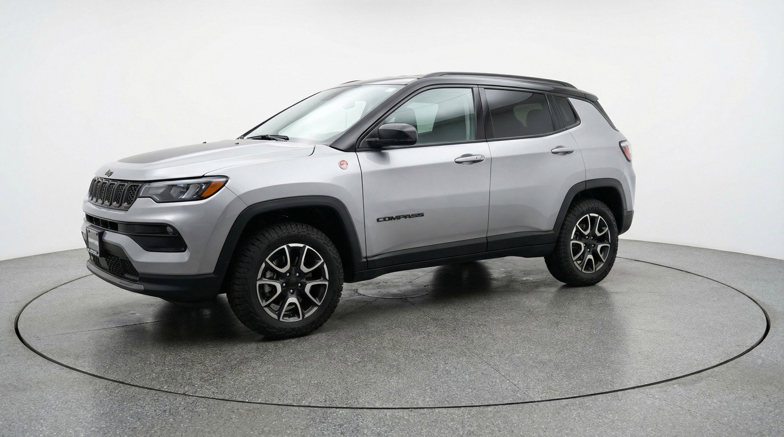 Used 2025 Jeep Compass Trailhawk AWD/4WD image 3